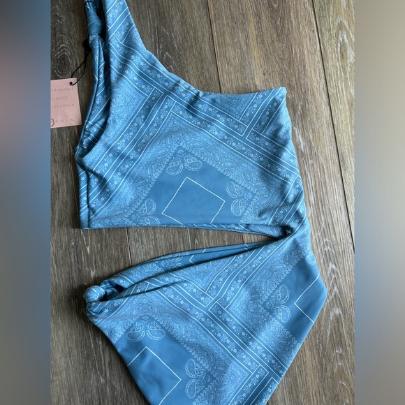 SKATIE Amber Fillerup Clark Collab One piece suit - Picture 3 of 4